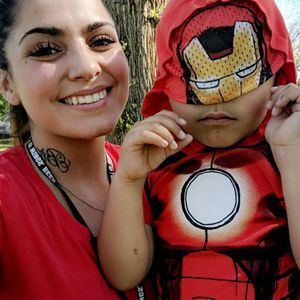 Meet your Posher, Sisneros